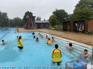 Wer schwimmen will, muss gleiten können. Los geht´s